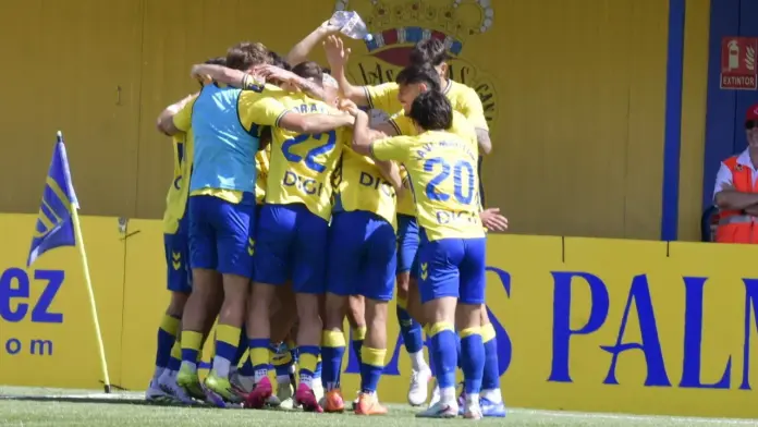 Las Palmas Atlético domina y sentencia al Rayo Vallecano B