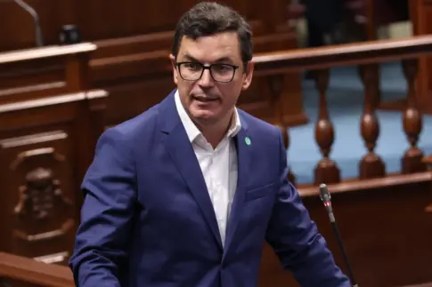 Canarias aprobará un nuevo decreto que prioriza el arraigo y la necesidad social para acceder a la vivienda pública