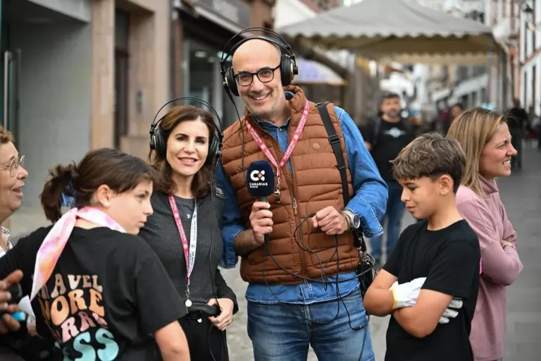 La Radio Canaria se traslada al IES El Tanque para celebrar el Día de la Radio con los escolares