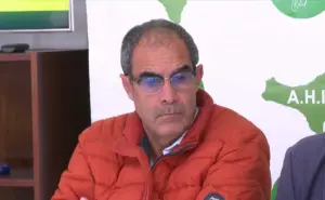 Carlos Brito anuncia su posible candidatura con Reina Independiente en Valverde