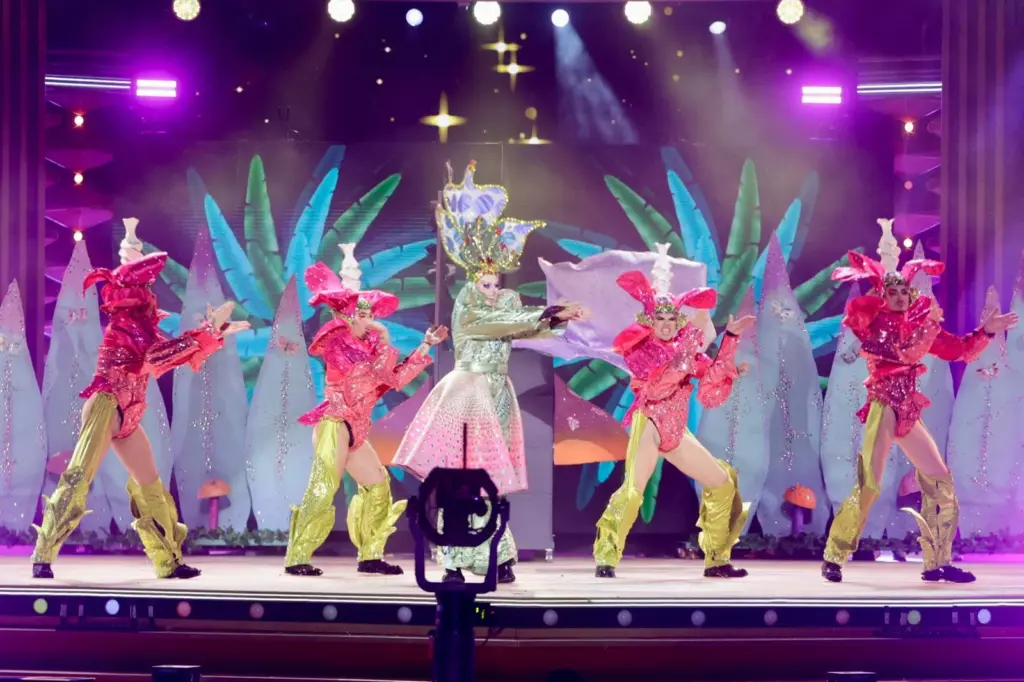 Drag Vintash (Lorena Socorro Núñez) con un diseño de Kilian Betancor Falcón: «Volver a nacer»