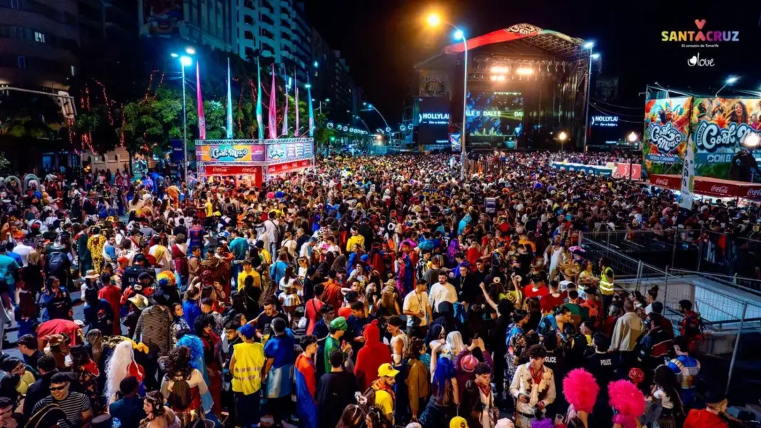 Sábado noche de carnaval en Santa Cruz de Tenerife / Ayuntamiento de Santa Cruz de Tenerife