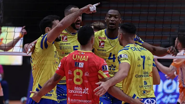 3-0 | El Club Voleibol Guaguas se sitúa como favorito tras ganarle al Teruel