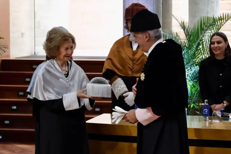La ULPGC inviste Doctora Honoris Causa a la Reina Sofía
