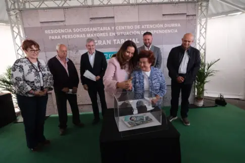 El Cabildo de Fuerteventura coloca la primera piedra de la Residencia Sociosanitaria de Gran Tarajal
