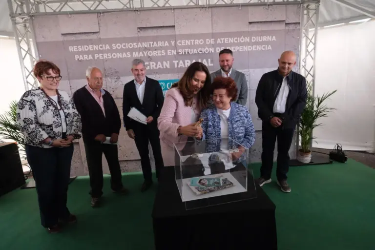 El Cabildo de Fuerteventura coloca la primera piedra de la Residencia Sociosanitaria de Gran Tarajal