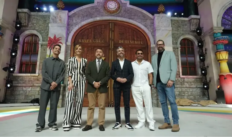 Más de 1.000 participantes en la Gala de elección de la Reina de Santa Cruz de Tenerife