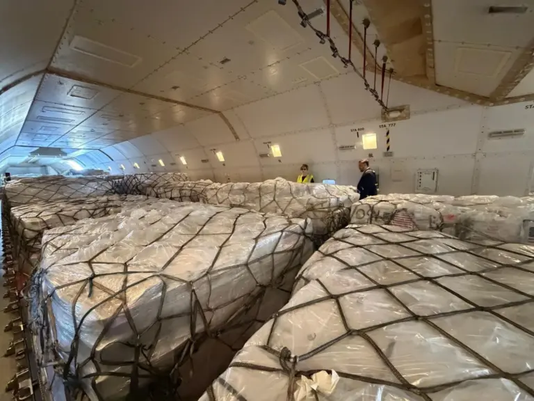 Venezuela recibe 65 toneladas de suministros médicos de EEUU