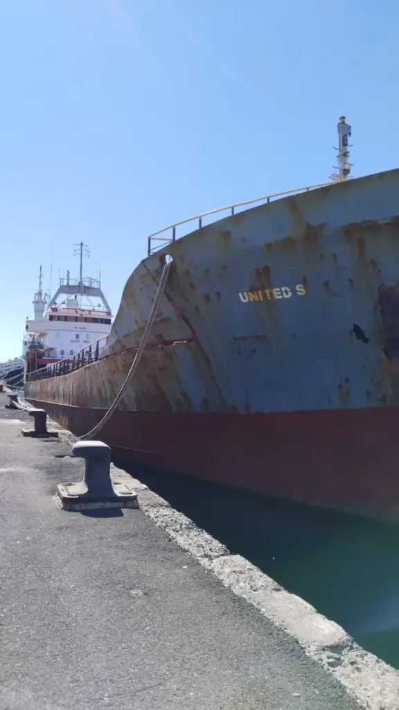 Siete marinos indios, atrapados en Tenerife tras la interceptación de un narcobuque