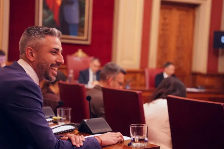 Santa Cruz fija los festivos de 2027 y ajusta el calendario del Carnaval