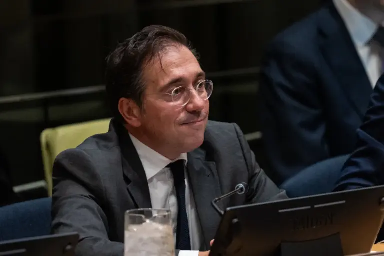 Albares traslada a Jordania la solidaridad de España ante los ataques de Irán