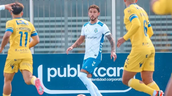 El CD Tenerife B se complica el ascenso tras caer ante el Orihuela CF