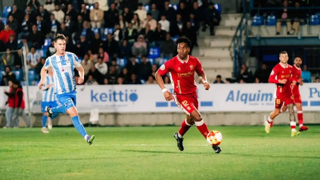 El CD Tenerife suma un punto en su visita al CF Talavera