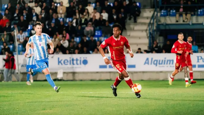 El CD Tenerife suma un punto en su visita al CF Talavera