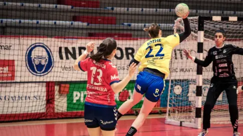 El Rocasa Gran Canaria se reafirma en el liderato de la Liga Guerreras Iberdrola ante el BM Porriño