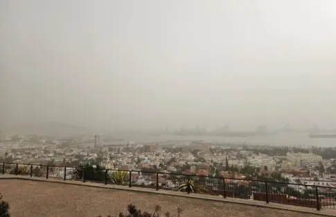 La calima que cubre Canarias comenzará a remitir este miércoles