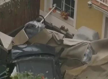 Dos heridos leves tras salirse un coche de la vía en Santa Úrsula
