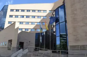 Fiscalía pide 24 años de cárcel para un hombre acusado de abusar de tres menores