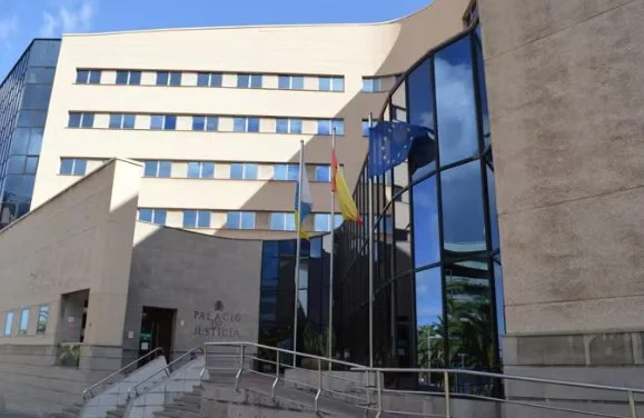 Fiscalía pide 24 años de cárcel para un hombre acusado de abusar de tres menores