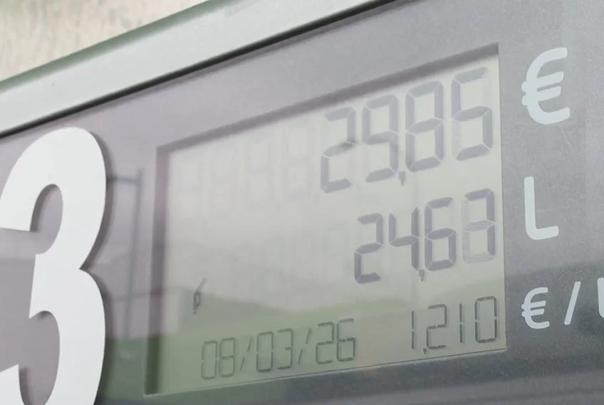 La subida del combustible por la guerra en Irán se nota ya en Canarias