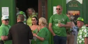 Puerto del Carmen se tiñe de verde para celebrar San Patricio