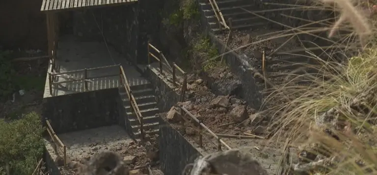 Cerrada la playa de Puerto Trigo por desprendimientos tras la borrasca