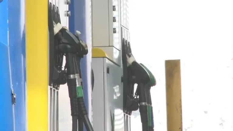 Hacienda mantiene la ayuda al combustible en las islas verdes