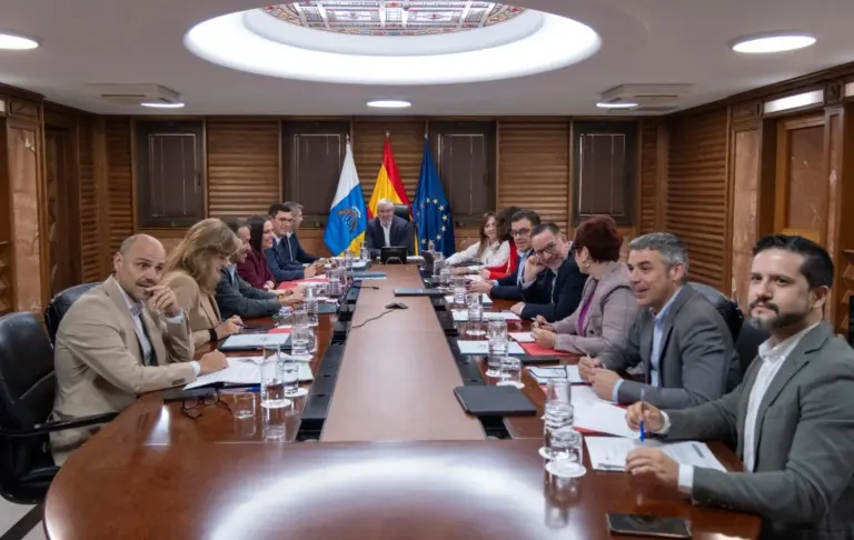 Clavijo pide a Sánchez que impulse una reunión con las RUP y sus tres Estados