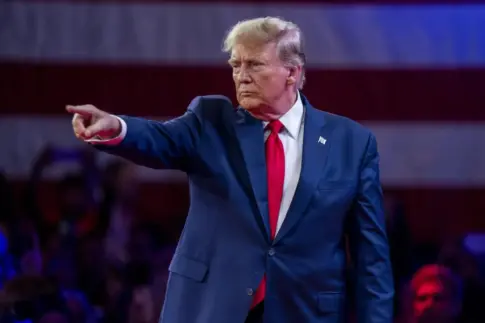 Trump amenaza con un embargo comercial a España