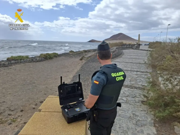 La Guardia Civil intercepta dos drones por volar sin permiso cerca del aeropuerto de Tenerife Sur