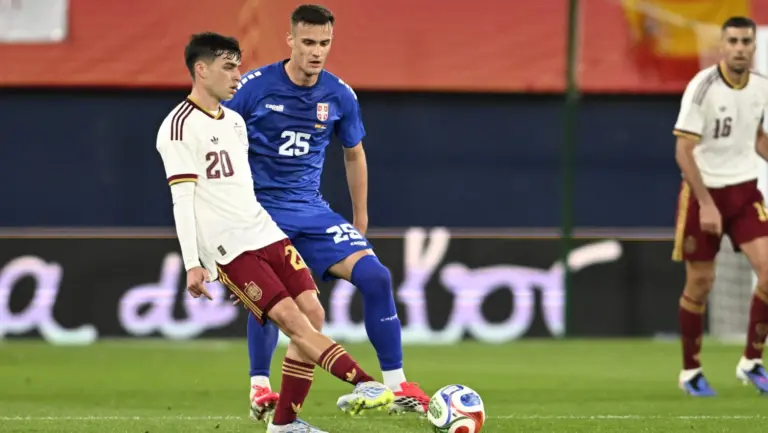 3-0 | España golea a Serbia y avanza con paso firme hacia el Mundial