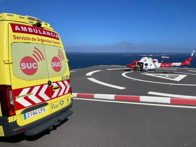 Un helicóptero rescata a una senderista accidentada en La Gomera