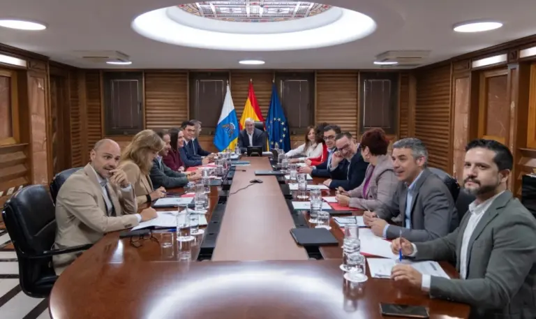 El Gobierno Canarias elimina el sorteo para adjudicar vivienda pública y exigirá doce años de arraigo