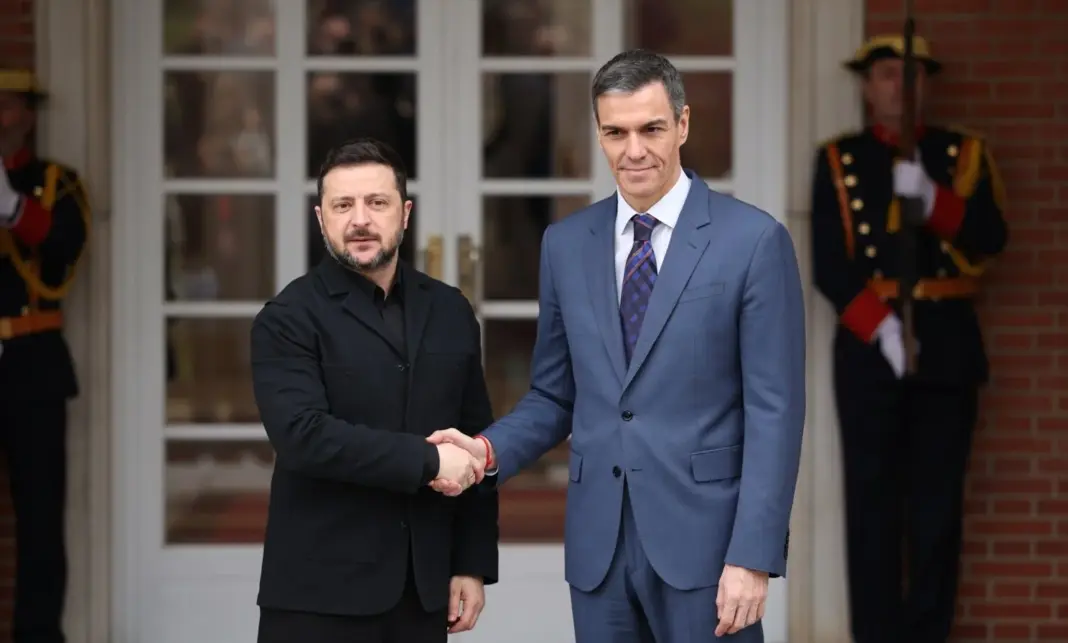 Pedro Sánchez recibe a Volodímir Zelenski en La Moncloa