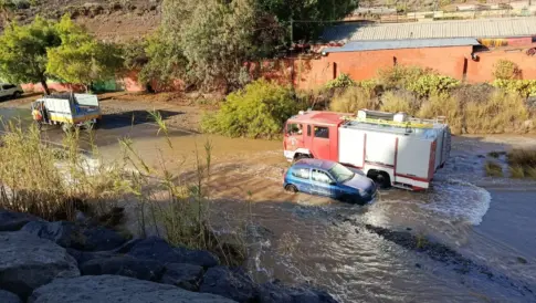 Therese mantiene a Canarias en aviso este lunes | Continúa el crecimiento de los barrancos en el sur de Gran Canaria | Minuto a minuto