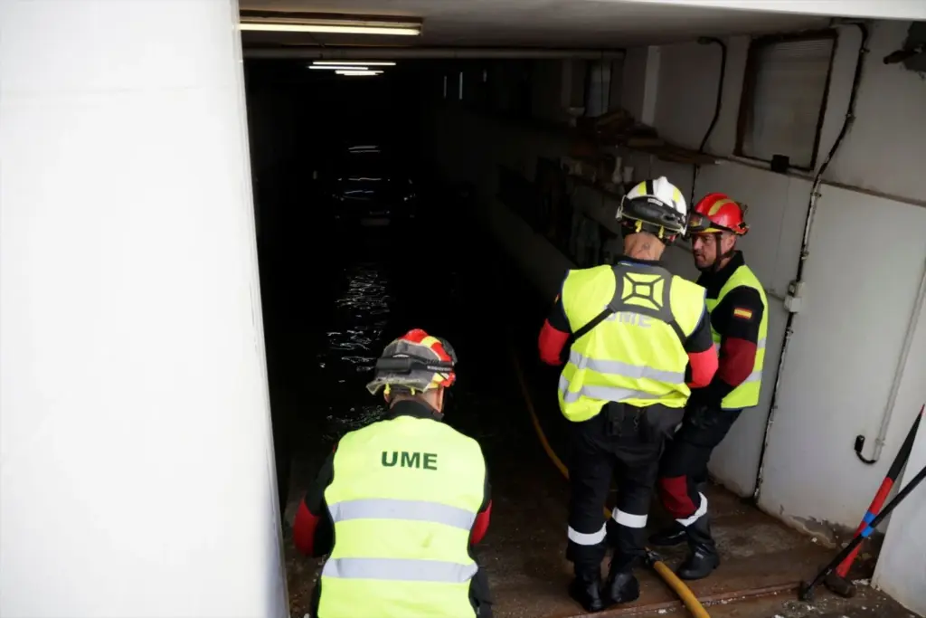 Torres avala que los cabildos activen a la UME con rapidez ante emergencias