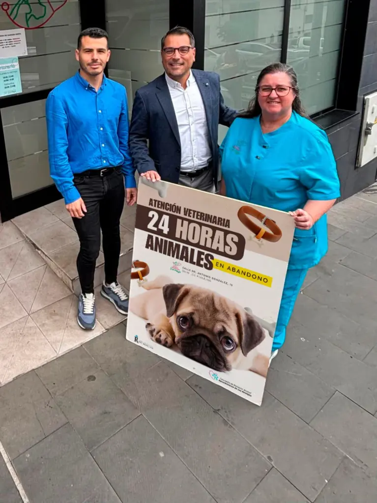 Presentación del cartel del servicio veterinario 24 horas para animales abandonados en Los Realejos