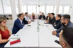 Reunión mantenida en Deportes con las diferentes federaciones para tratar la práctica de fútbol federado de los menores migrantes tutelados