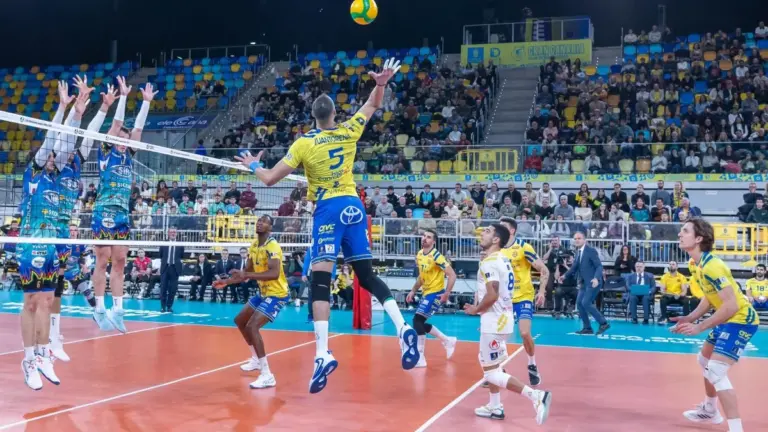 2-3 | El Perugia toma ventaja en los cuartos de final ante un Guaguas que rozó la épica