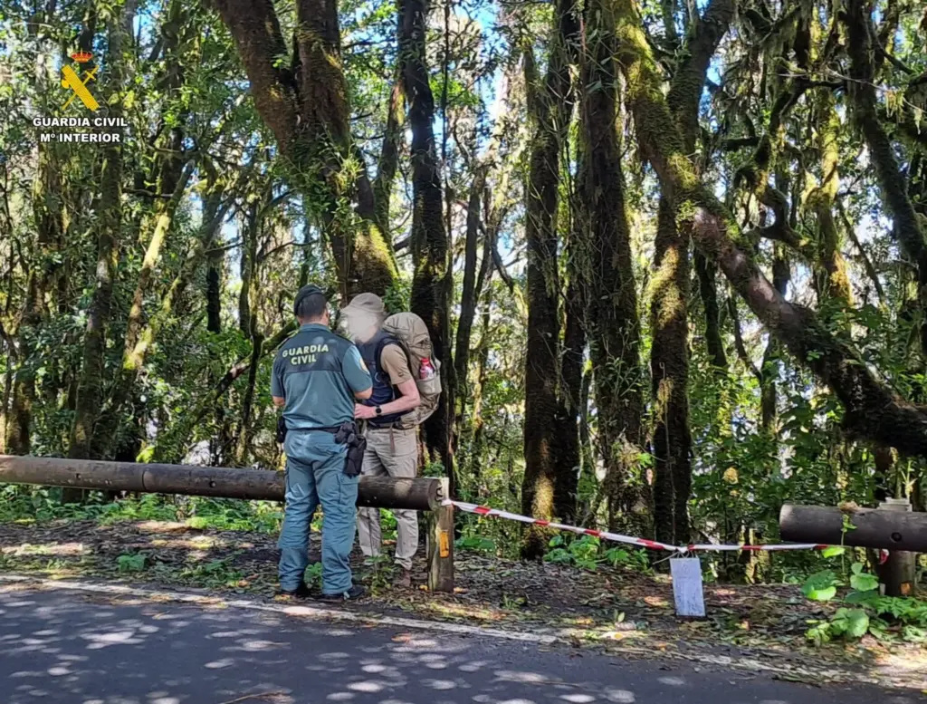 Guardia Civil en laboras de control y vigilancia por la borrasca 'Therese'. Imagen Guardia Civil