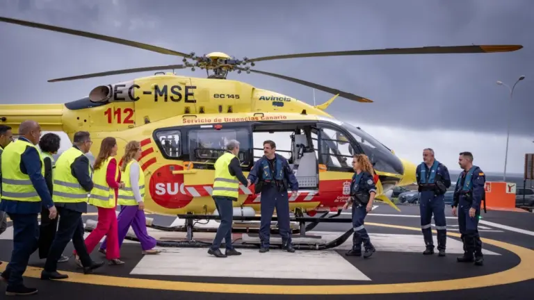 Comienza a operar el tercer helicóptero medicalizado de Canarias con sede en Fuerteventura