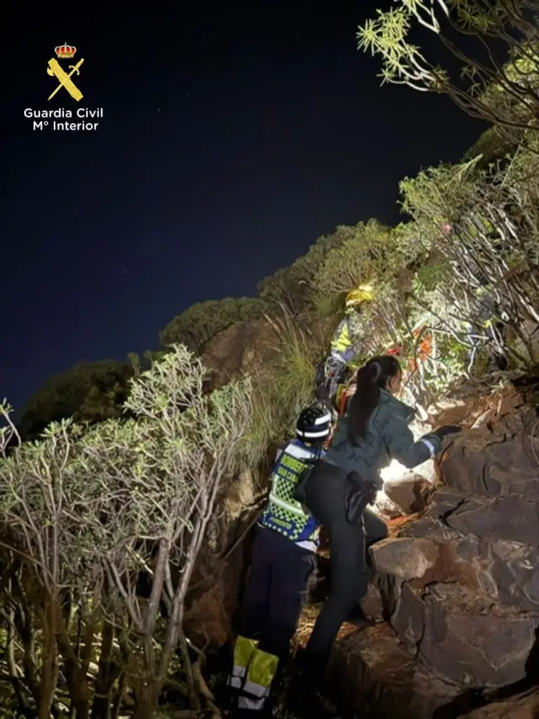 La Guardia Civil rescata a una mujer en un barranco de Santa María de Guía