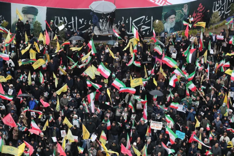 Trump asegura estar «destruyendo por completo» a Irán, pero afirma tener «tiempo de sobra» para su ofensiva