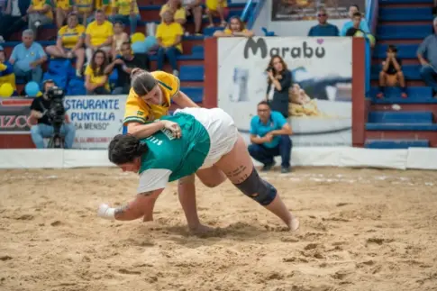 ‘Terrero y gloria’ ofrece este domingo en directo la final del V Trofeo Teya Ramos de selecciones juveniles femeninas de lucha canaria