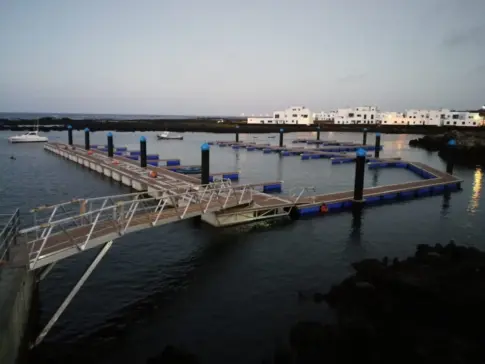 El Gobierno de Canarias y el Cabildo de Lanzarote apuestan por mejorar el Puerto de Órzola