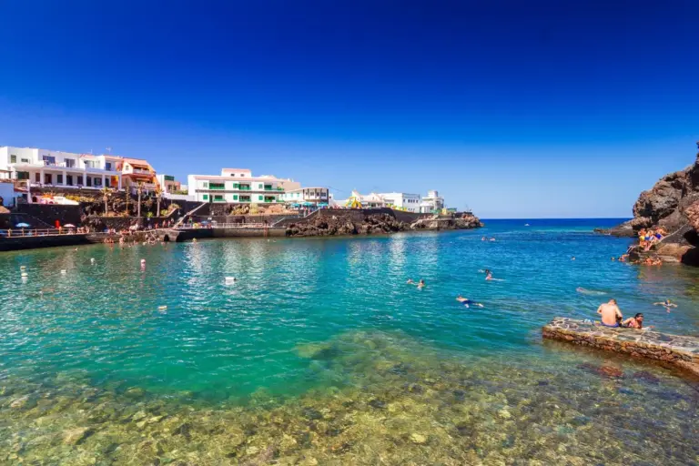 Fallece un hombre tras sacarle del mar en parada cardiorrespiratoria en El Hierro