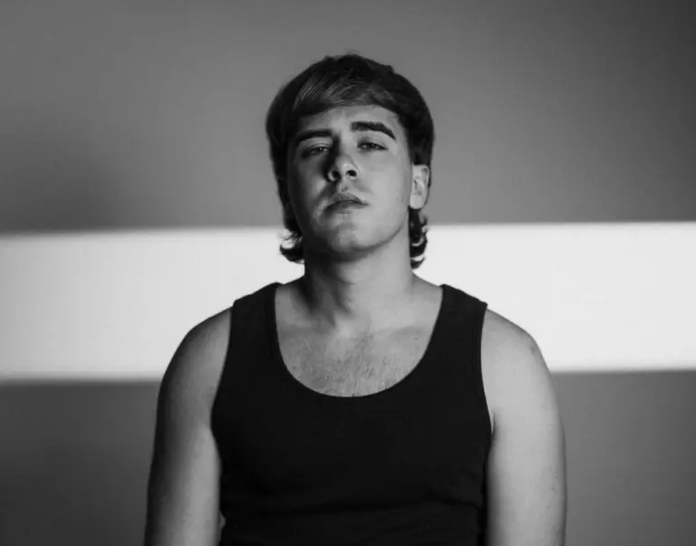 Rodrigo Fénix: «Si no hablo de lo que pasa en mi vida, no me siento cómodo»