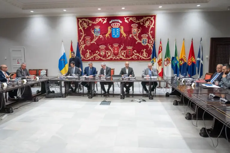 Clavijo afirma que el decreto de la guerra castiga a Canarias y pide compensaciones