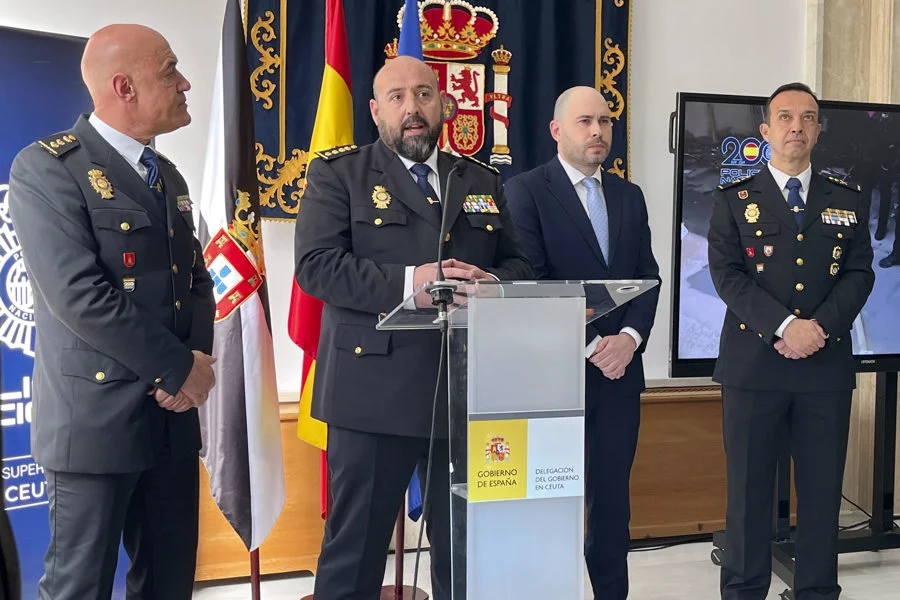 Rueda de prensa sobre la desarticulación de una de las mayores redes de distribución de hachís en España. Imagen EFE