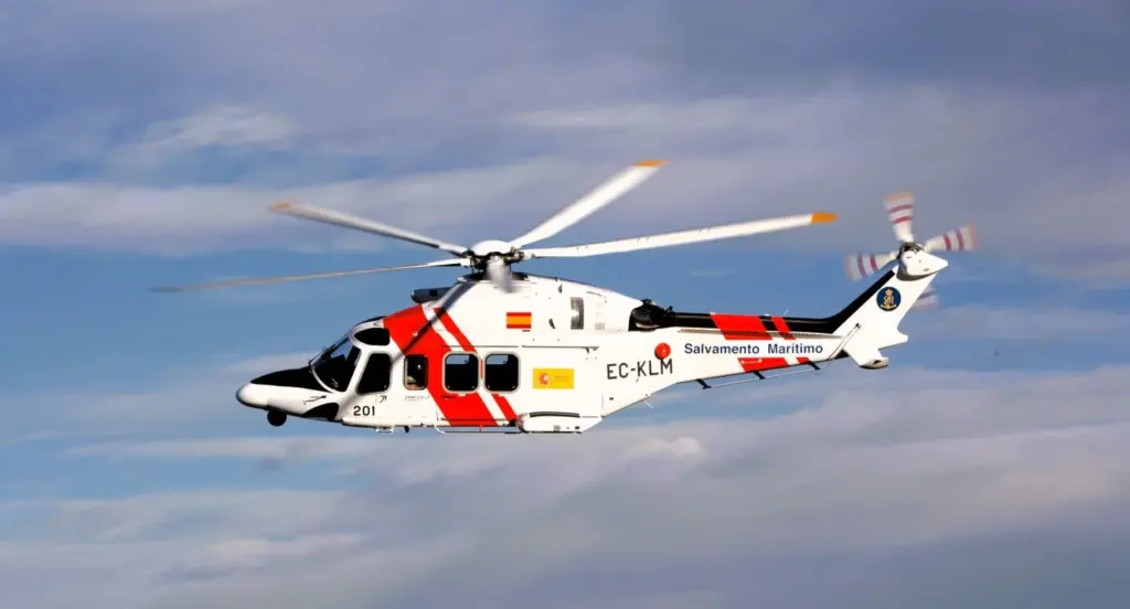 Salvamento Marítimo realiza una compleja evacuación a 150 millas de El Hierro